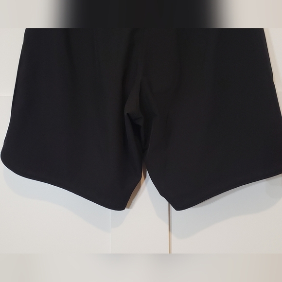 Lands' End Size 9 Black Swim Suit Shorts Lined Elastic Waist Mesh Pockets L - Picture 9 of 12